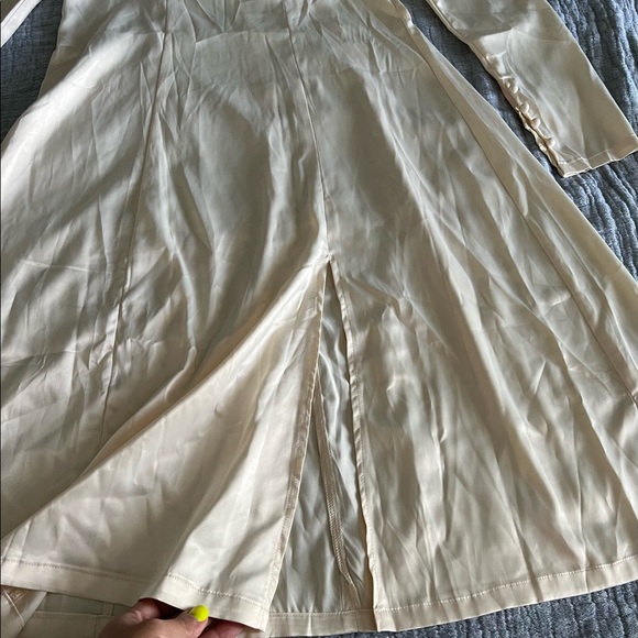 Dress - Picture 8 of 8